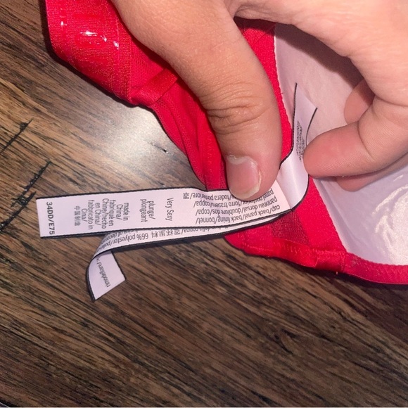 ❤️🔥Victorias secret very sexy plunge bra red lace bra strappy bra - Picture 9 of 15